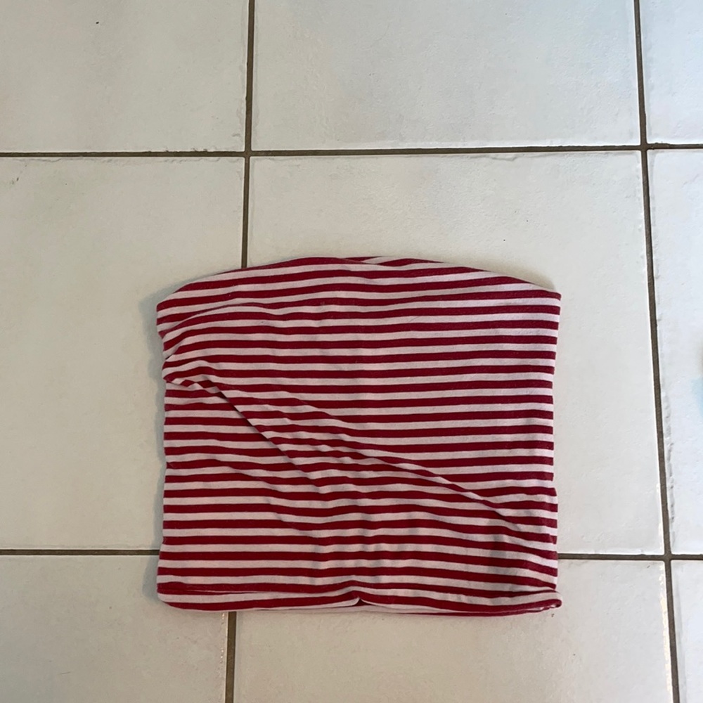 Cropped brandy Melville top never worn